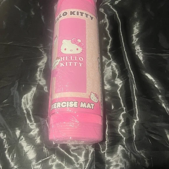 HELLO KITTY exercise mat , NWT​ - Picture 7 of 8